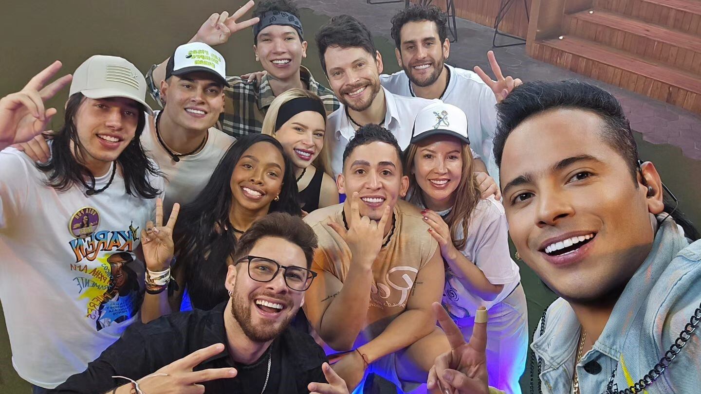 El cantante Orlando Liñán fue la sorpresa musical de ‘La Casa de los Famosos’ y los seguidores de Karen Sevillano no han parado de atacarlo.