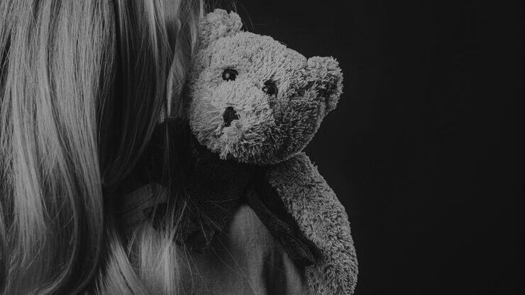 Menina de 8 anos denuncia abuso sexual de familiares