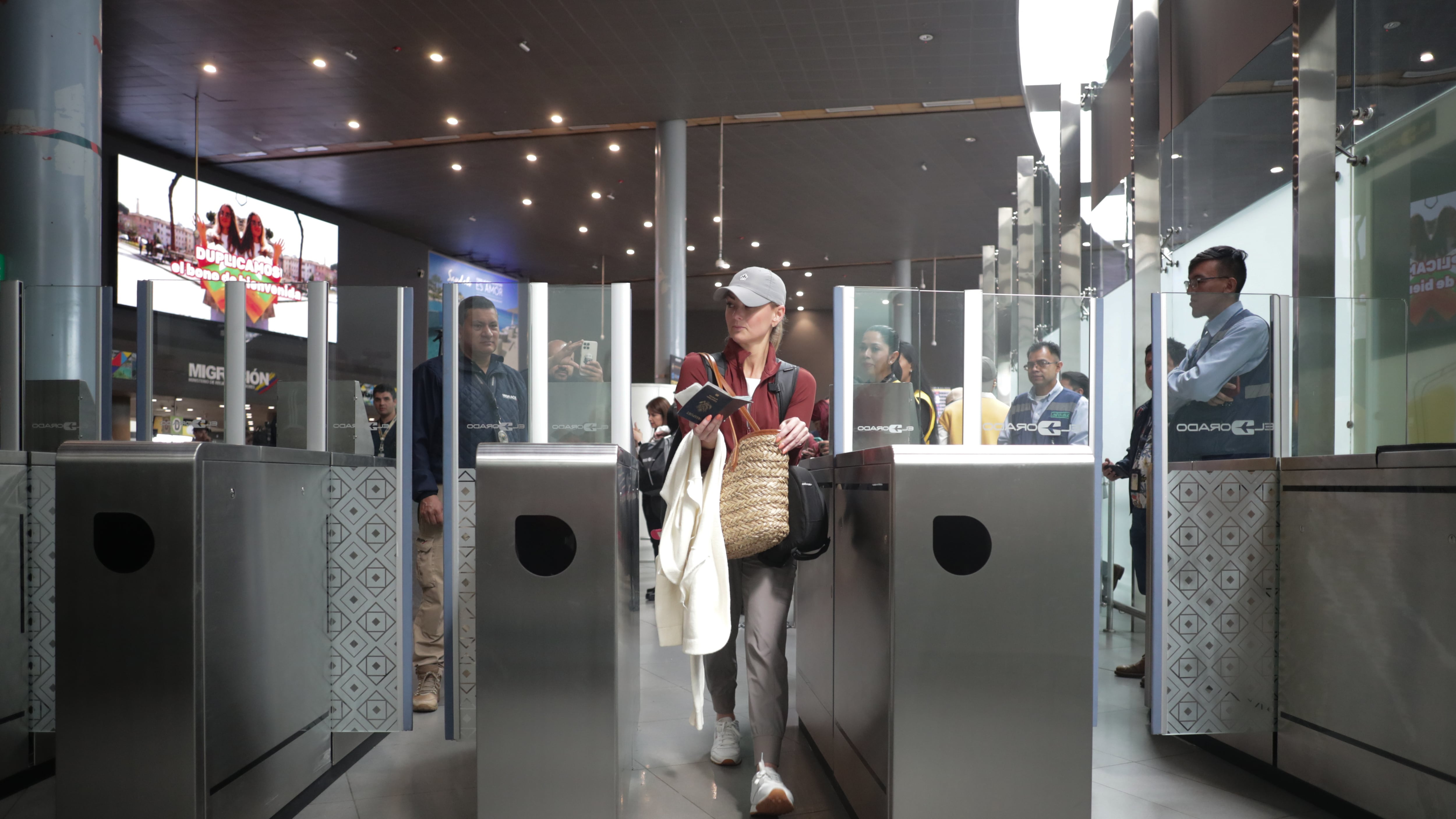 Biomig para extranjeros, el nuevo sistema biométrico de Migración Colombia en el Aeropuerto El Dorado