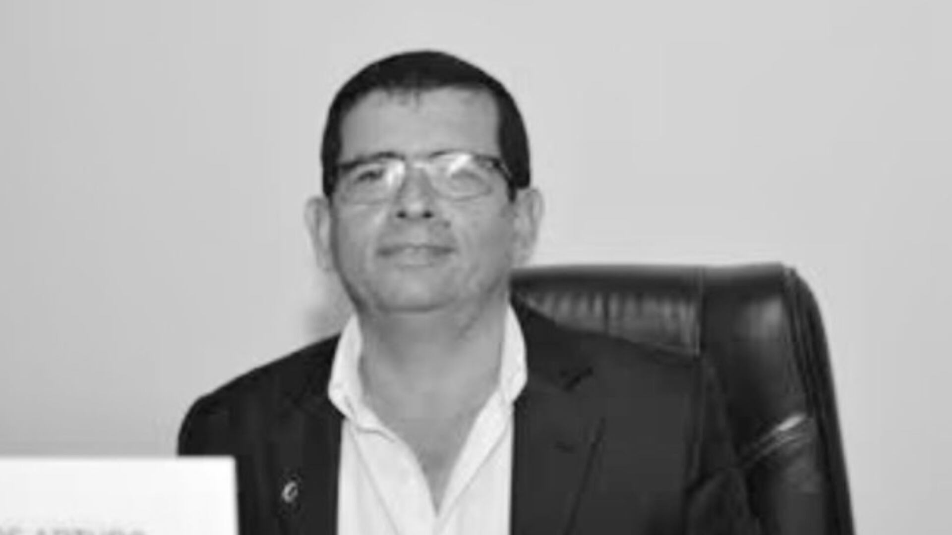 El concejal de Tuluá, Carlos Arturo Londoño, fue asesinado por sicarios en medio de un evento público.