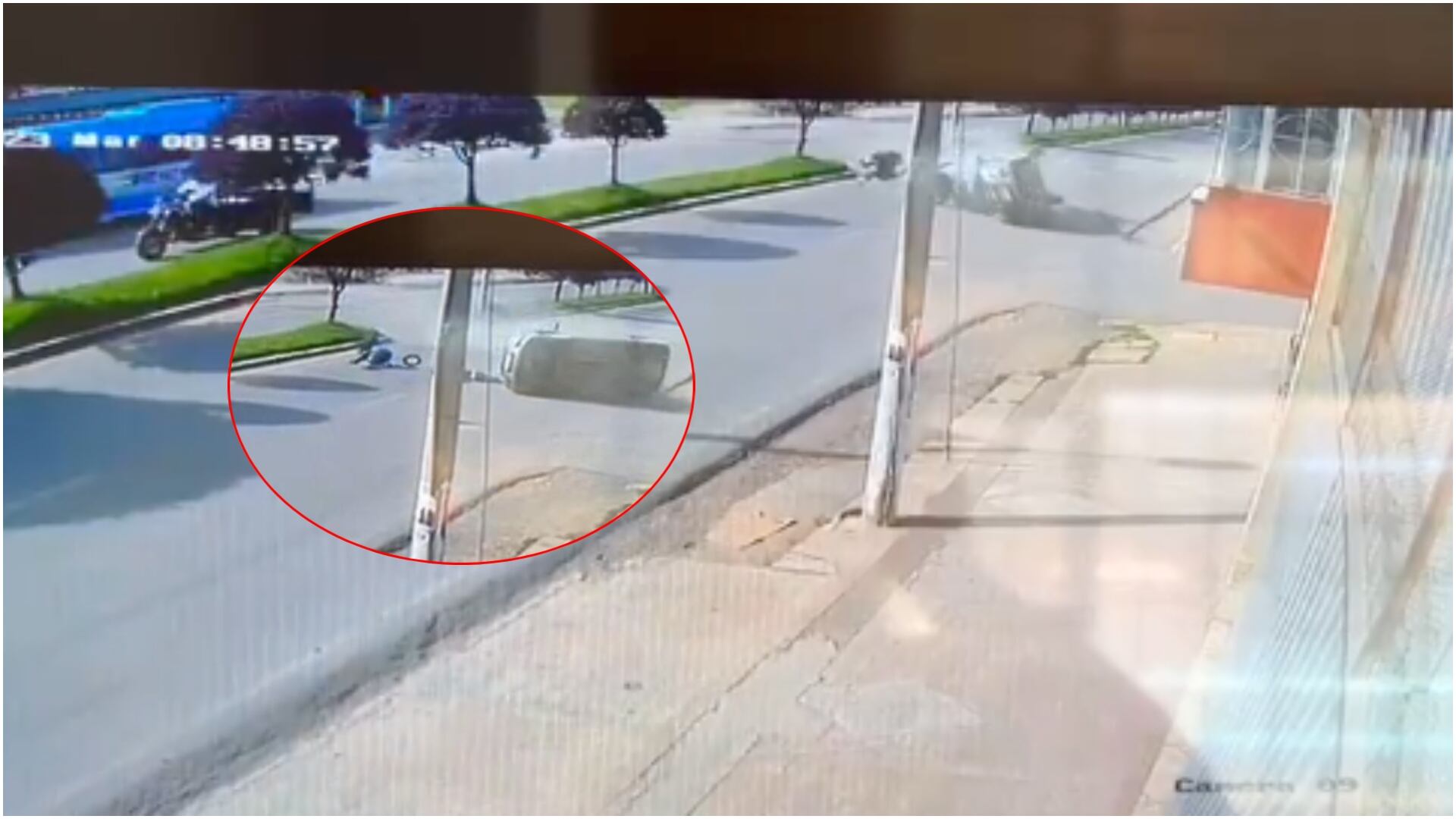 Cámara de seguridad grabó trágico accidente de tránsito en Chiquinquirá dejó dos muertos (Redes sociales)