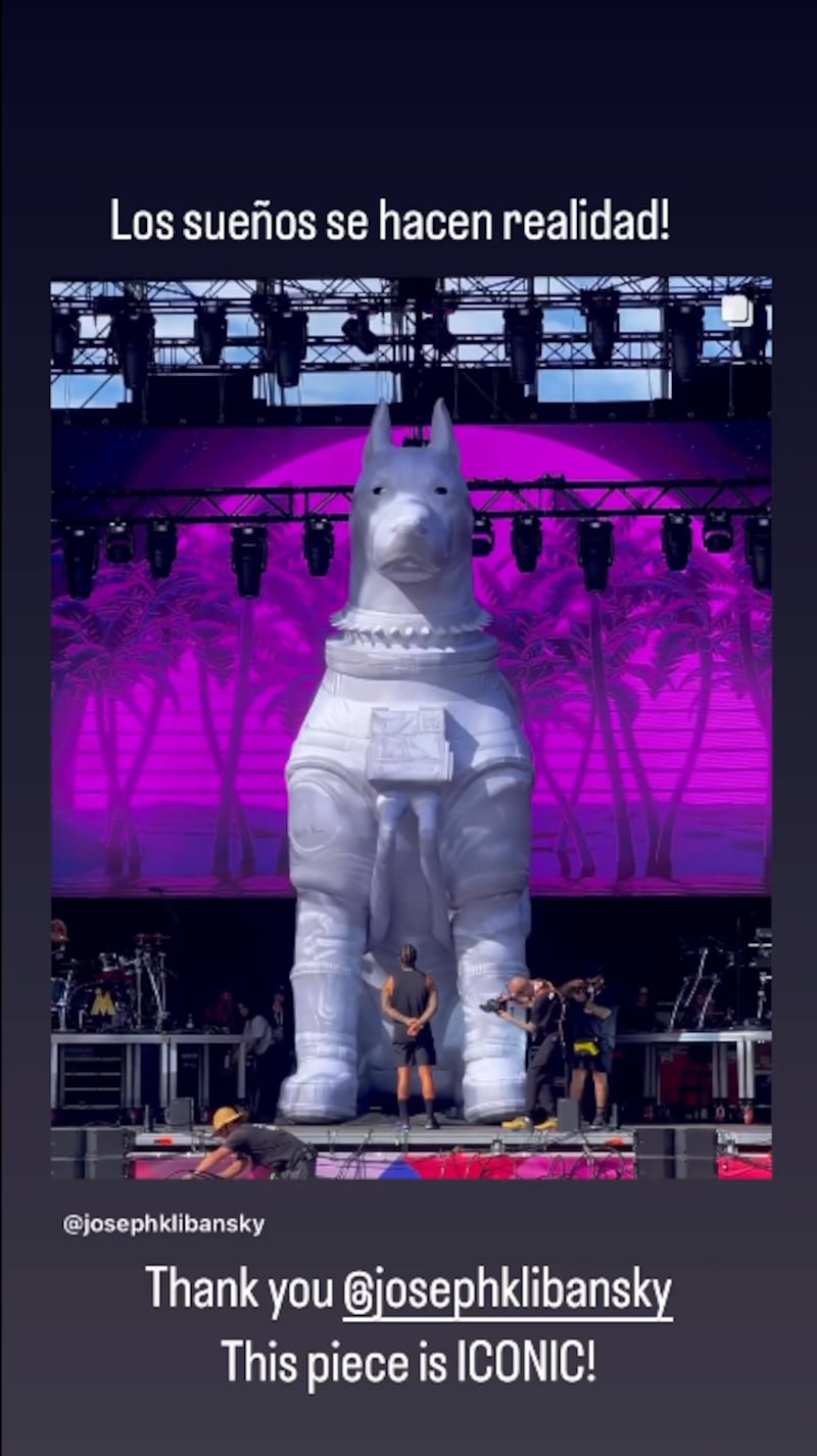 Maluma cumplió otro sueño más en su lista al presentarse con esta costosísima escultura