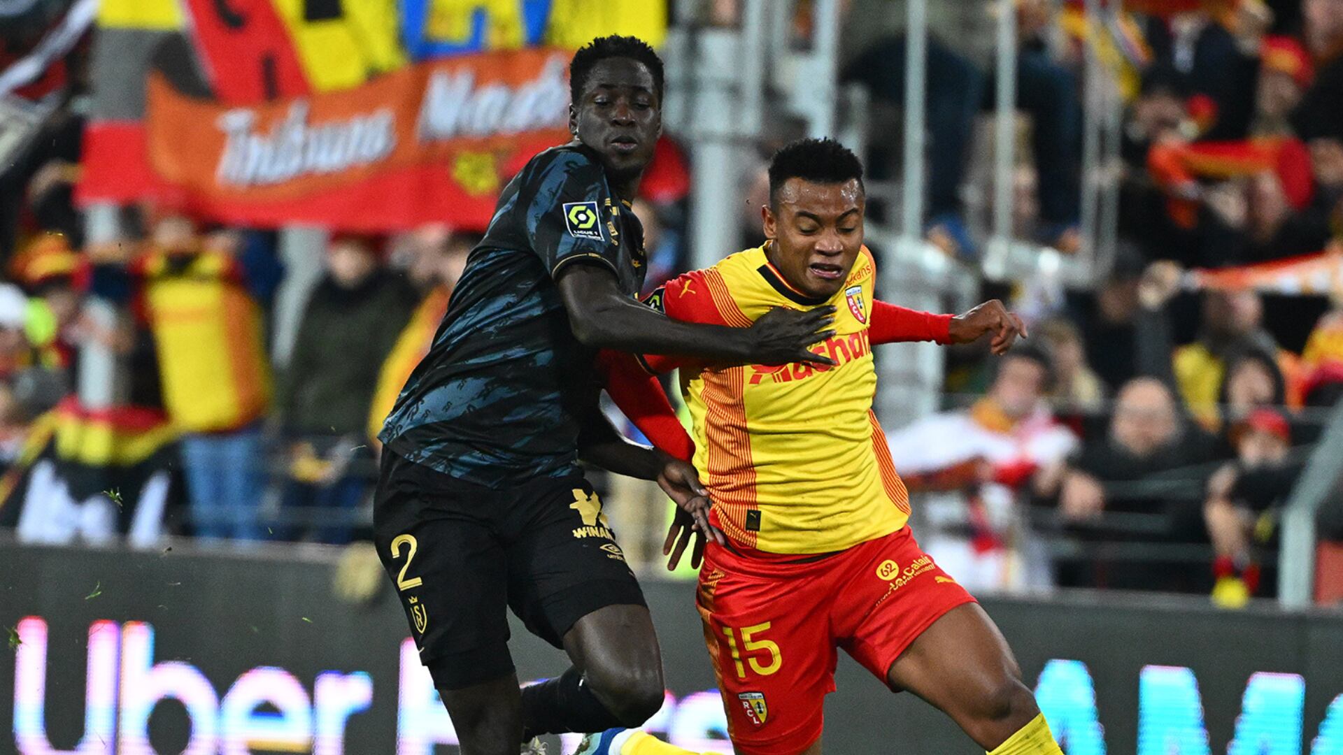 Óscar Cortés metió su primer gol con el Lens en la Ligue 1 de Francia.