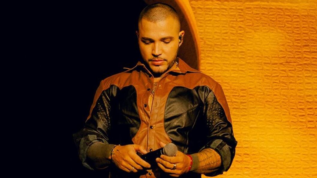 El cantante Jessi Uribe competía en dos categorías de Premios Lo Nuestro, pero se devolvió con las manos vacías.