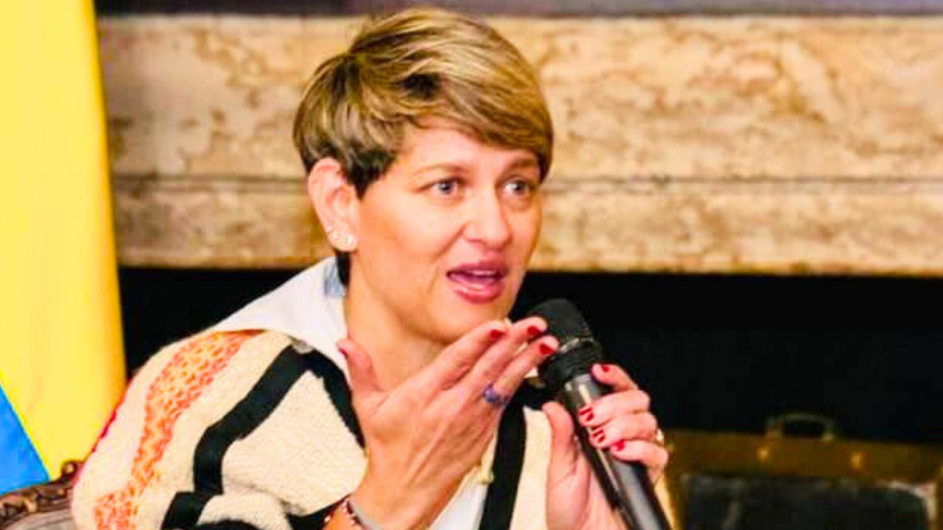 Buscan el regreso de Verónica Alcocer al país