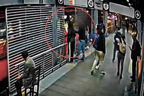 ¡En video! Cayó ‘el raponero’ de Paloquemao: así lo pillaron robando por la ventana en TransMilenio