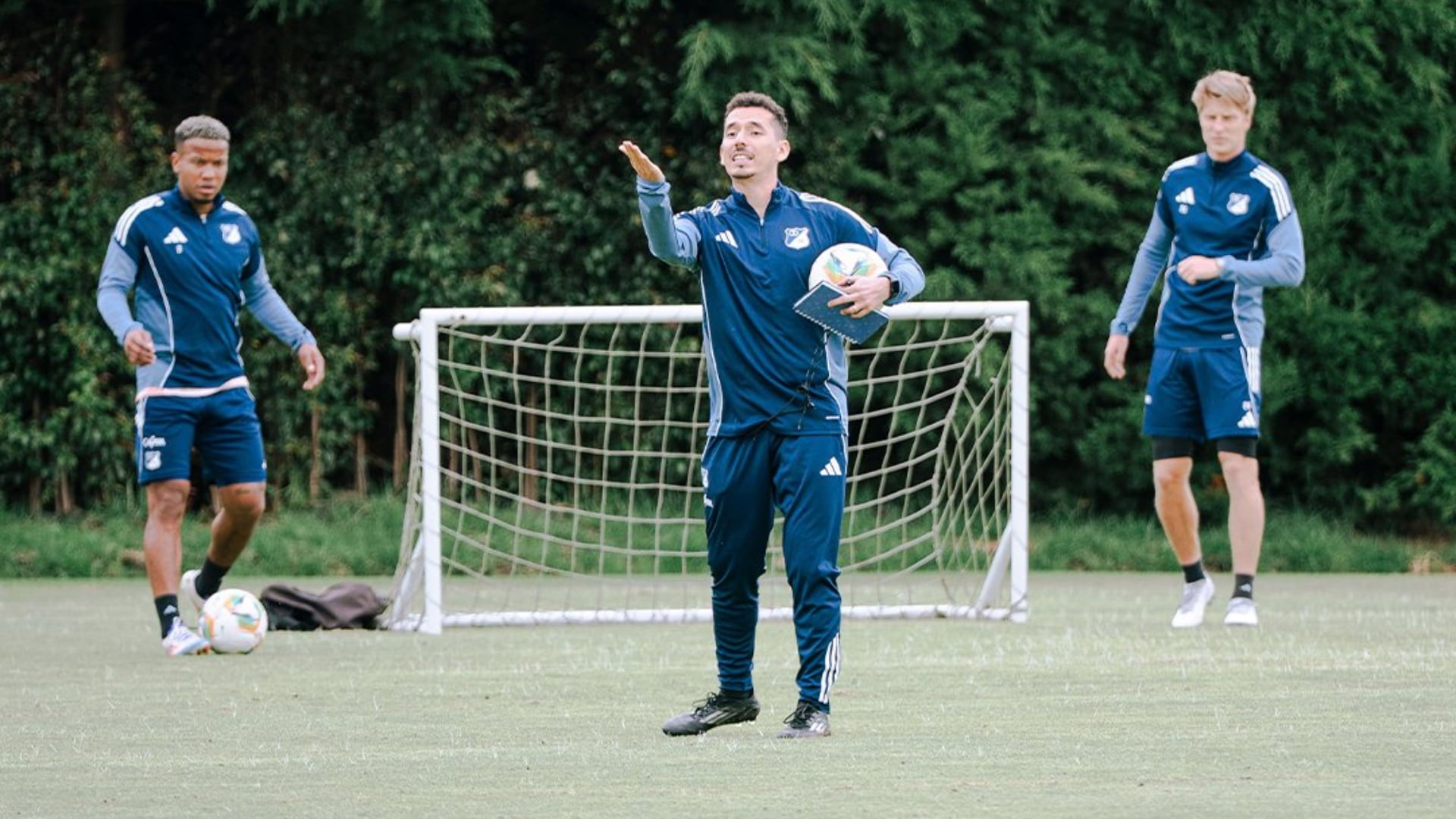 Apenas llegó y Fabián Bustos ya habló ‘sin pelos en la lengua’ sobre fichajes para Millonarios