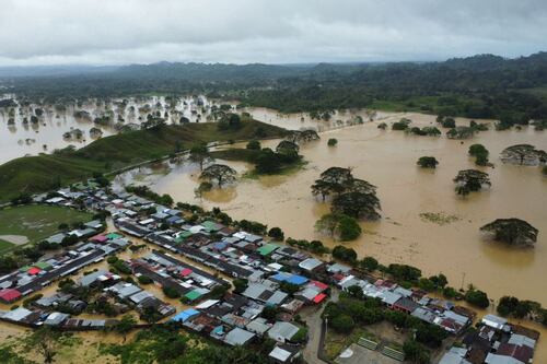 Gobierno decreta emergencia económica, social y ecológica en ocho departamentos por lluvias extremas