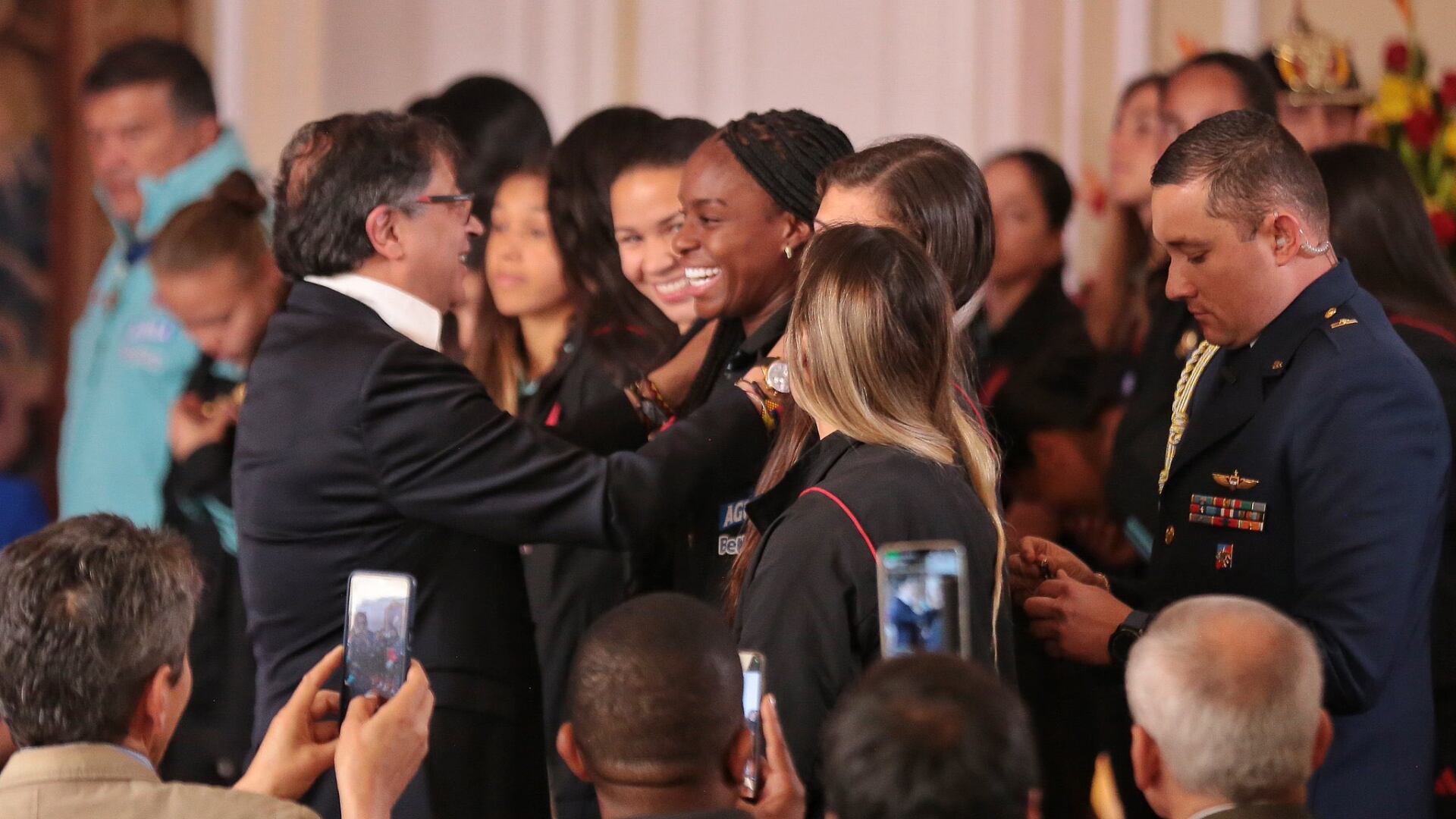 Por esta razón, Petro dijo que las mujeres ganarán primero la copa del mundo frente a la Selección masculina