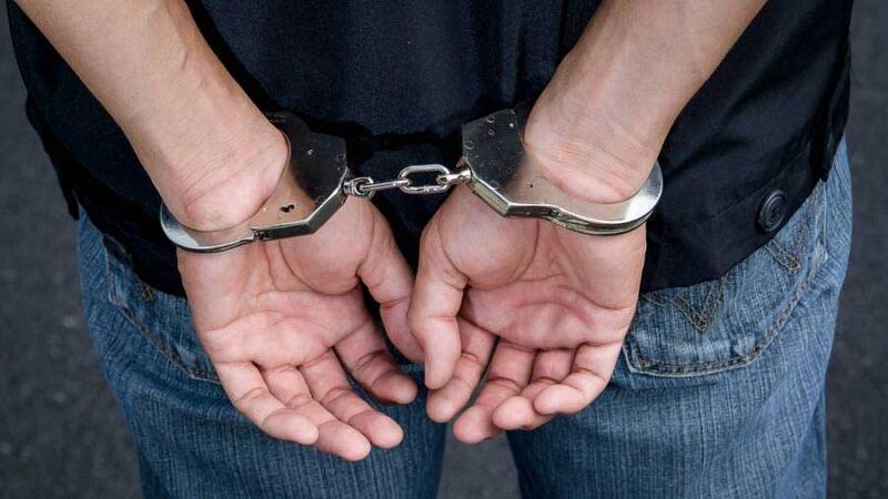 Brutal: Capturan a reclutador de menores que le cortó tres dedos a un adolescente que se negó a entregar panfletos