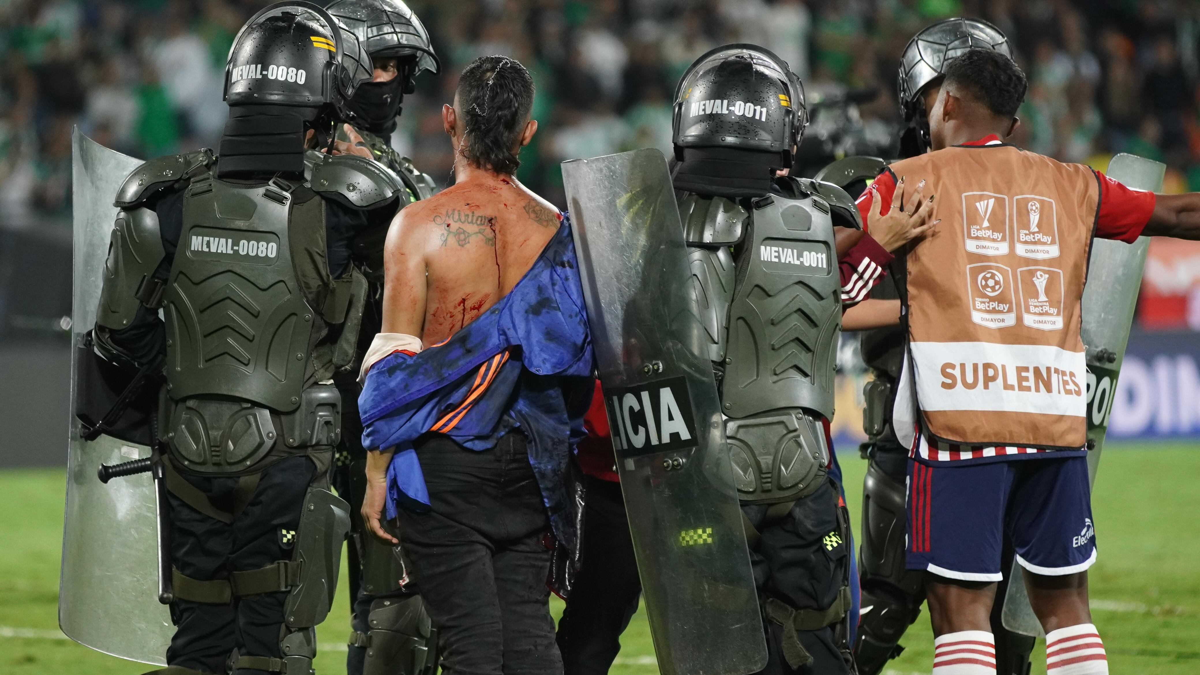Desmanes en el Atanasio Girardot en partido de Atlético Nacional y Junior