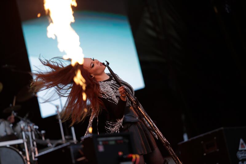Epica, de Países Bajos, durante su presentación en Rock al Parque 2022.