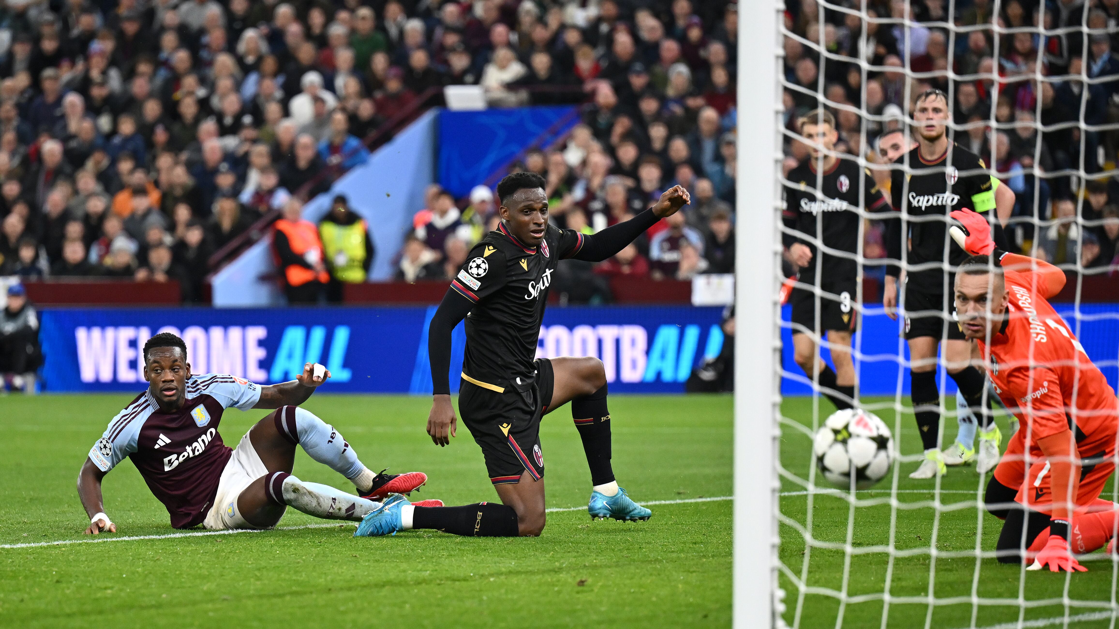 Jhon Jáder Durán se inspiró en CR7 para celebrar nuevo gol en Champions tras ganarle a Lucumí