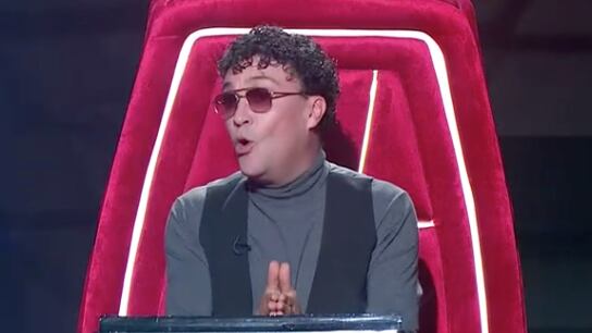 Andrés Cepeda se cambió de vestimenta en La Voz Kids