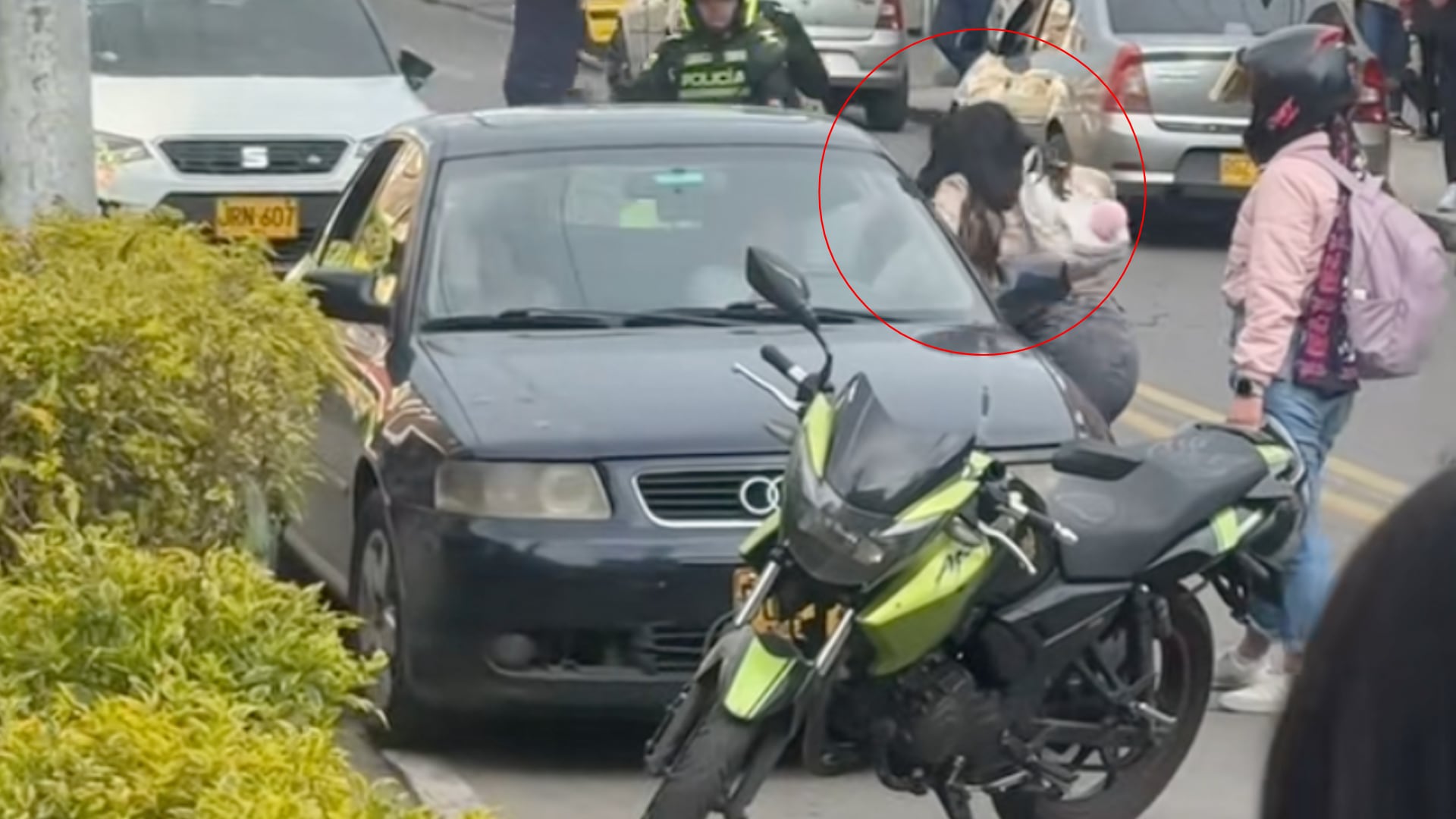 Pillan a pareja de amantes en Bogotá