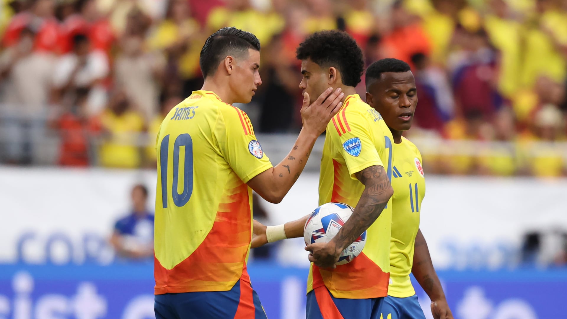 Luis Díaz considera que James Rodríguez es el rey de Colombia y una foto lo demostró