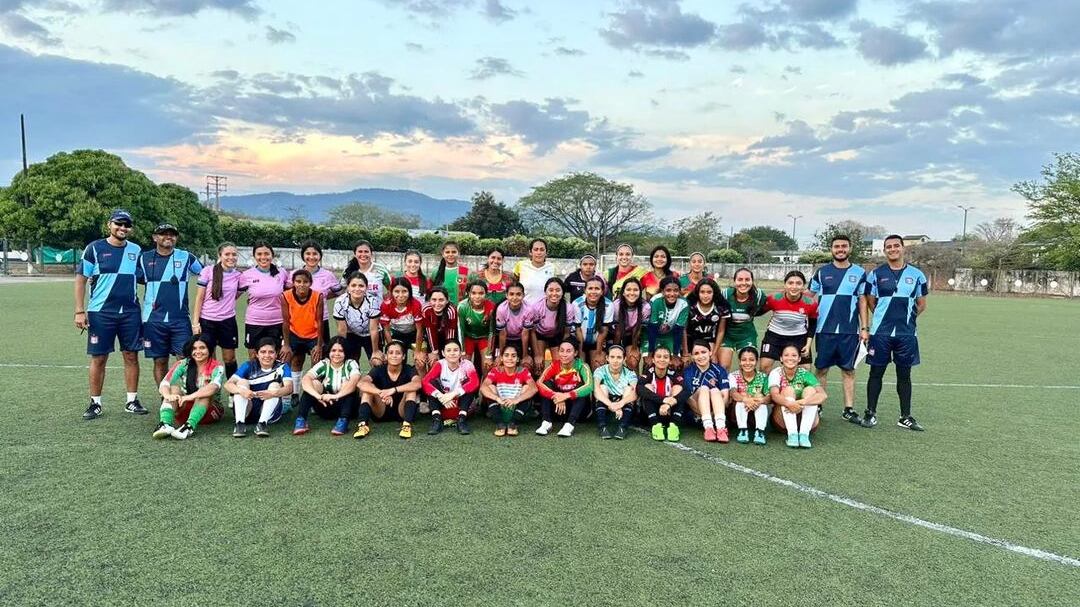 José Mourinho está dirigiendo en el fútbol colombiano y no le ha ido muy bien
