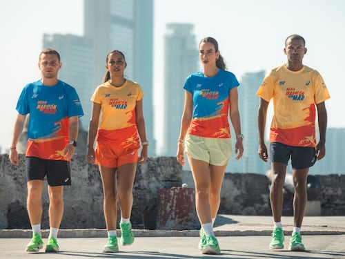 Cartagena presenta la medalla y camisetas oficiales de la Media Maratón del Mar 2026