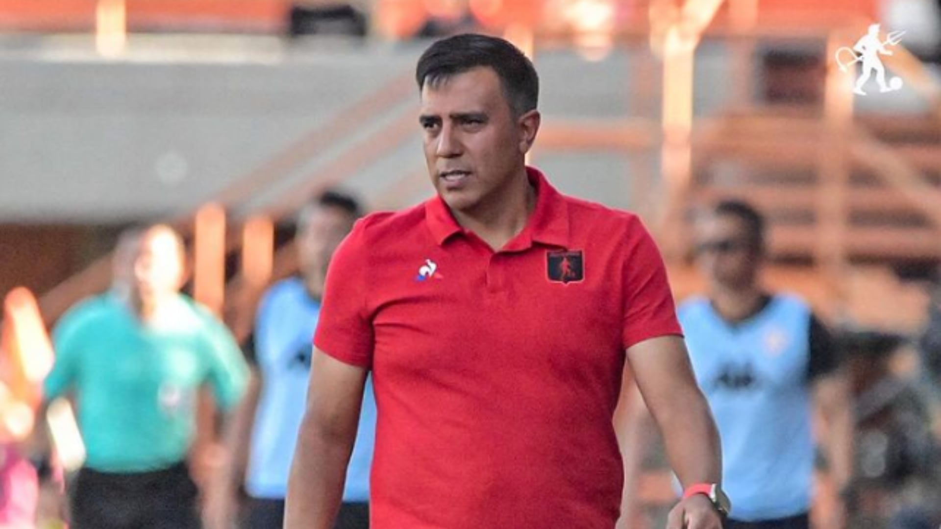 Hinchas del América llegaron a la sede de Casajal para hablar con César Farías