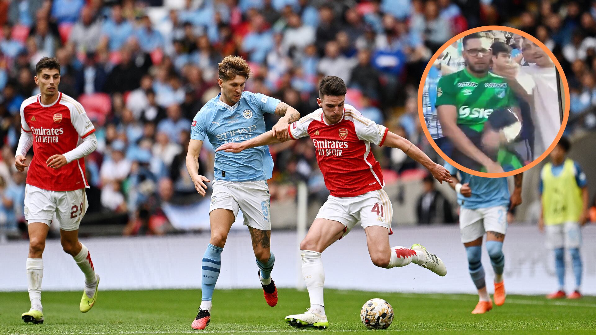 Hincha del Deportivo Cali en el partido entre Arsenal y Manchester City