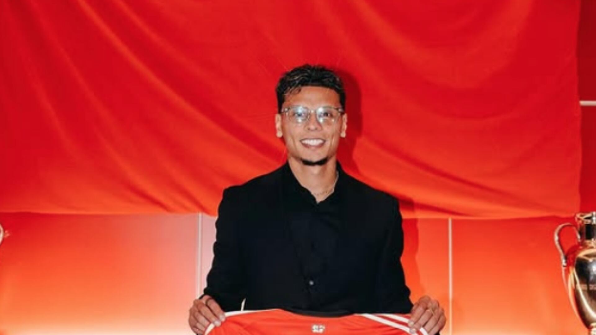 Richard Ríos celebró su primer triunfo en Benfica con su novia, ¿quién es?