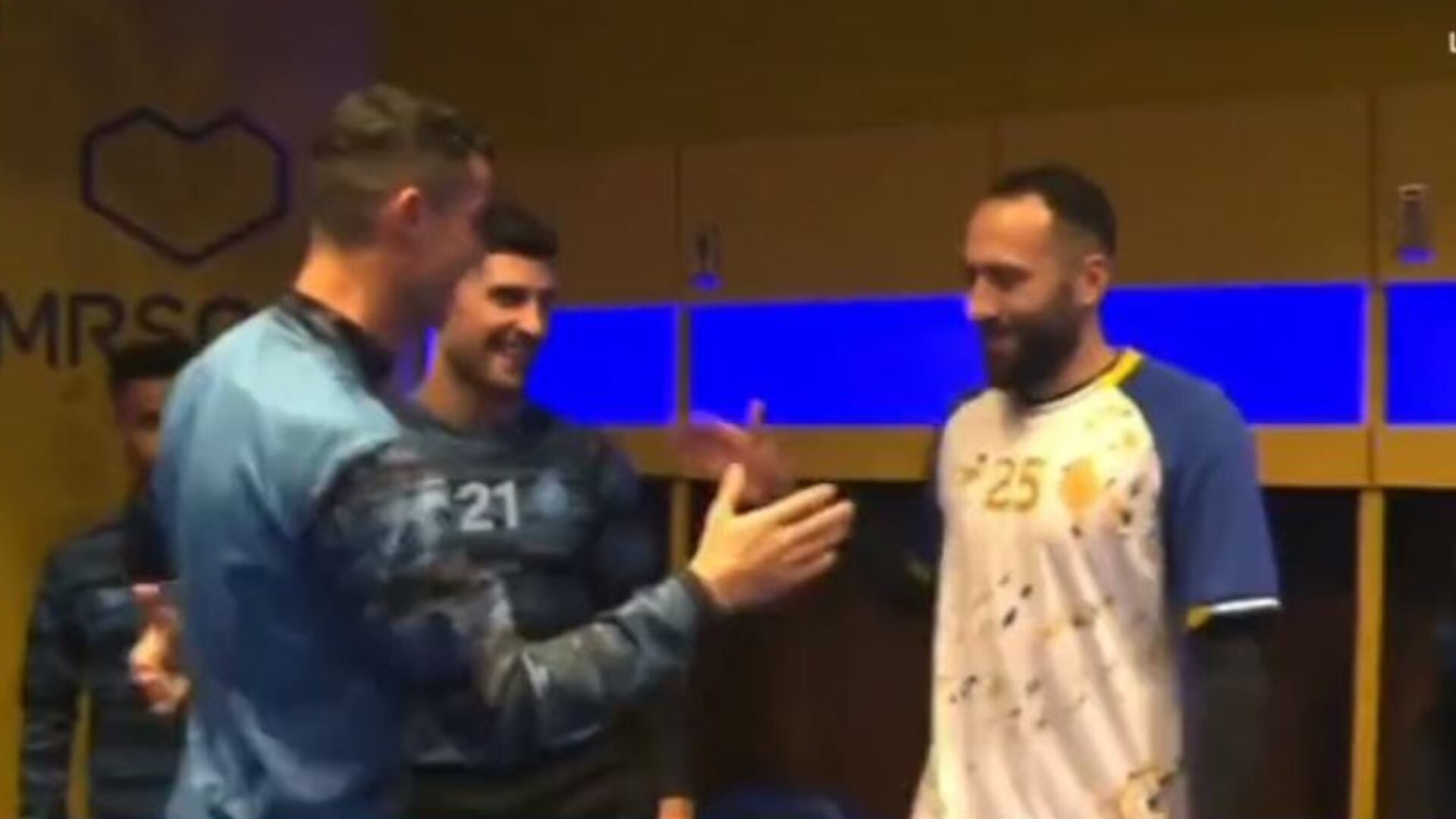 El saludo de Cristiano Ronaldo a David Ospina en su primer día como jugador de Al Nassr