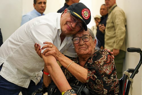 Petro mejora su imagen y alcanza 49,1% de favorabilidad en nueva medición de Invamer