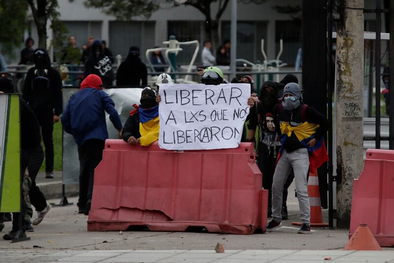 Manifestación de integrantes de la Primera Línea exigiendo la liberación de los presos políticos.