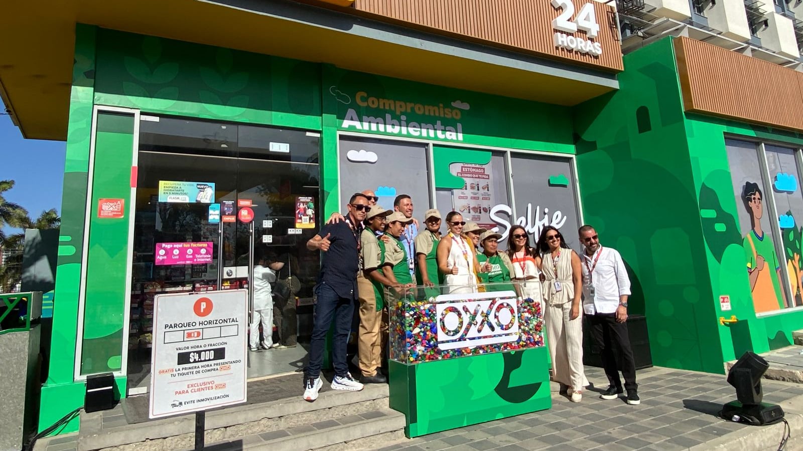 Foto primera Tienda Verde de OXXO reduce CO₂ y apuesta por el comercio sostenible en el Caribe.