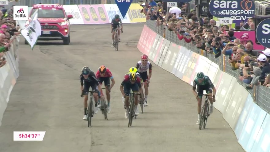 Carapaz es Colombia en Giro de Italia y se metió a la pelea por el título