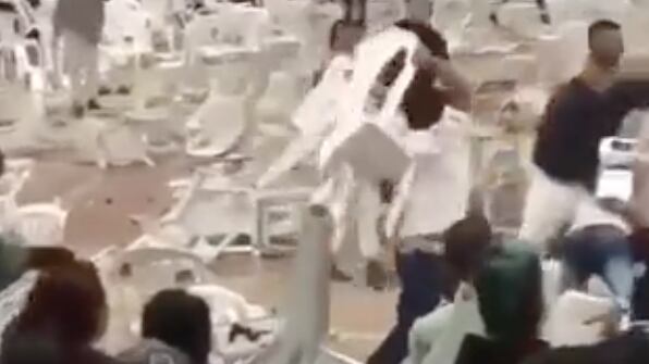 pelea con sillas en acevedo huila