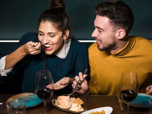 ¿El amor tiene fecha de vencimiento? Un estudio revela cómo cambia la satisfacción en las relaciones