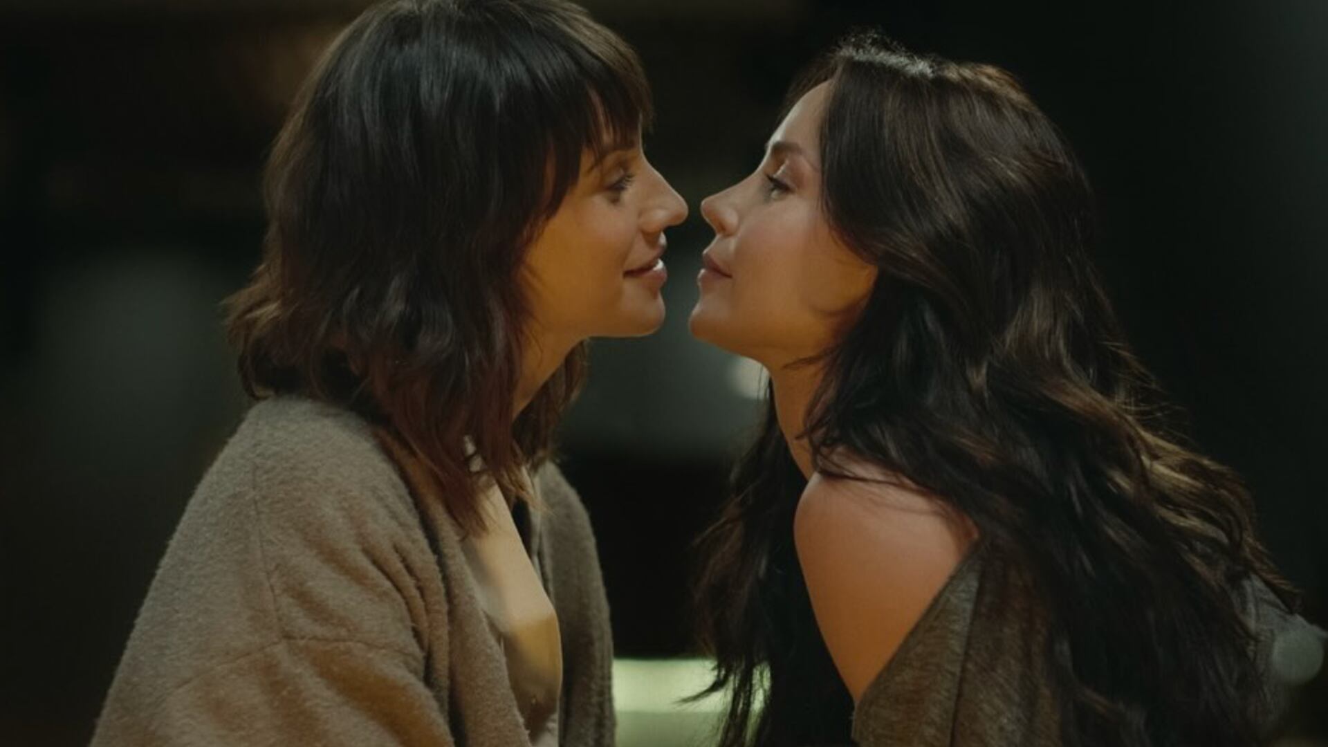 Laura Londoño y Carmen Villalobos