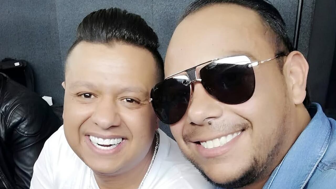 Rafael Santos con su hermano Miguel Ángel Díaz desde sus redes sociales