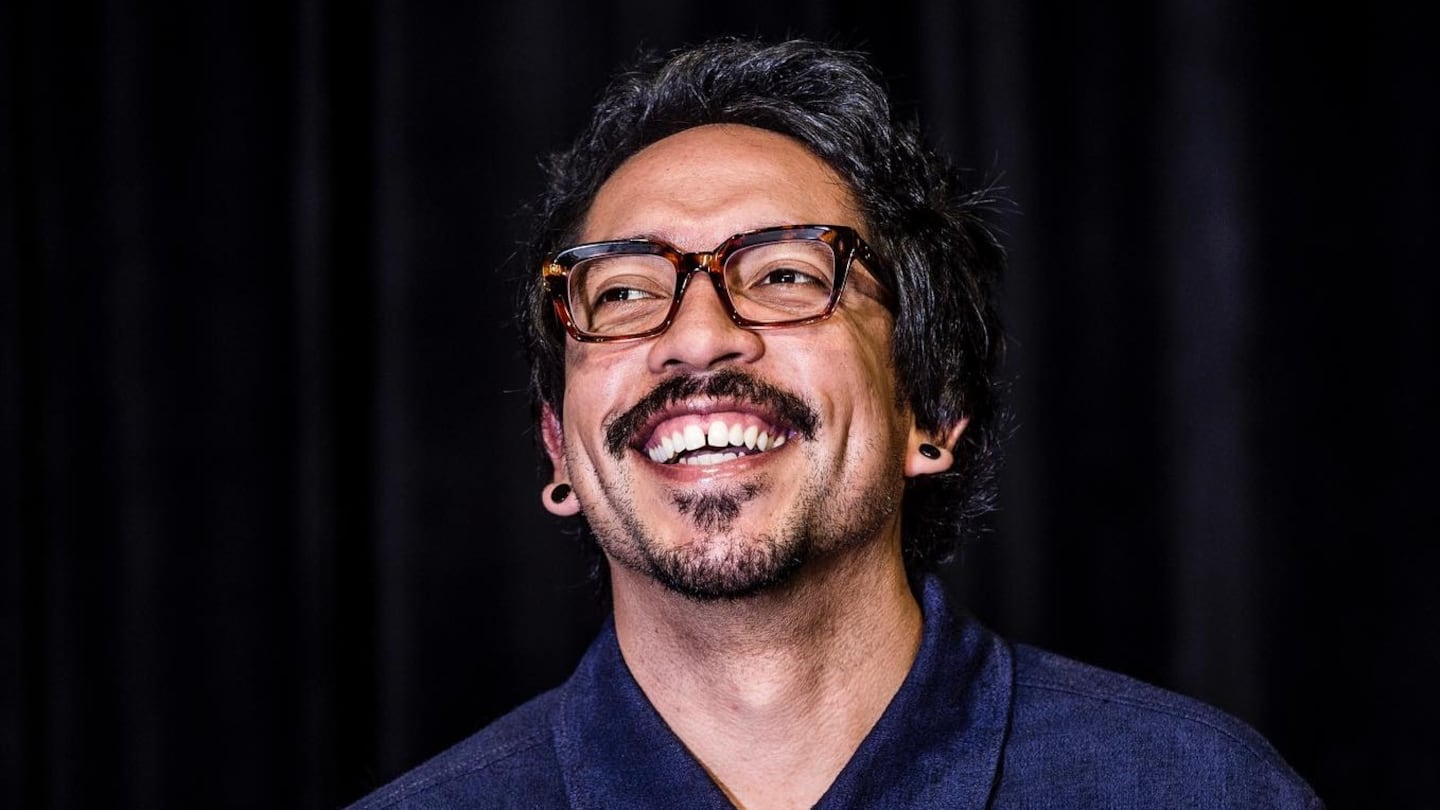 Frank Martínez tiene motivos suficientes para el Día de Velitas en su barrio, pero a unos les pareció “de mal gusto”.