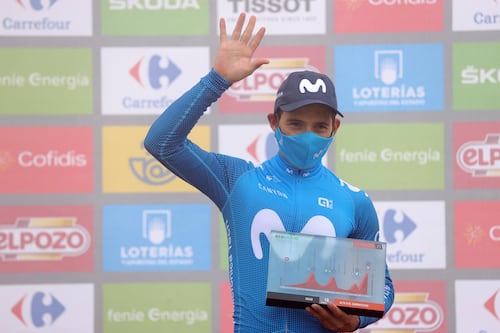 No es un pájaro, no es un avión, ¡es Supermán López ganando la etapa reina de la Vuelta!
