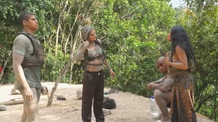 Los miembros de Beta se resignaron a la protección que tienen con Sara, pero le exigen que se le mida bien a las pruebas del Desafío The Box.