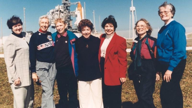 Siete de las Mercury 13 en 1995: Gene Nora Jessen, Wally Funk, Jerrie Cobb, Jerrie Truhill, Sarah Rutley, Myrtle Cagle y Bernice Steadman. | Créditos: NASA