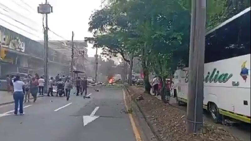 Atentado en Cali: videos revelan la magnitud del daño que dejó la explosión de un vehículo