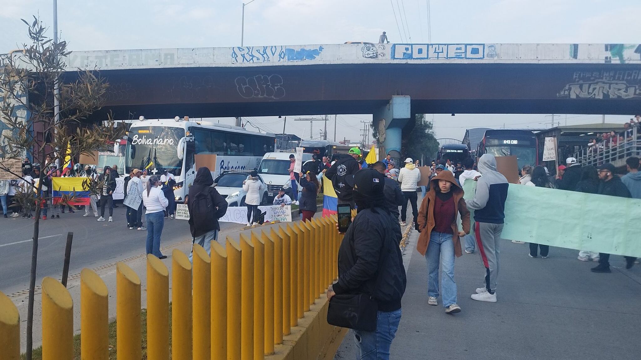 Soacha sin paso de buses ni TransMilenio por manifestación: se formó monumental trancón.