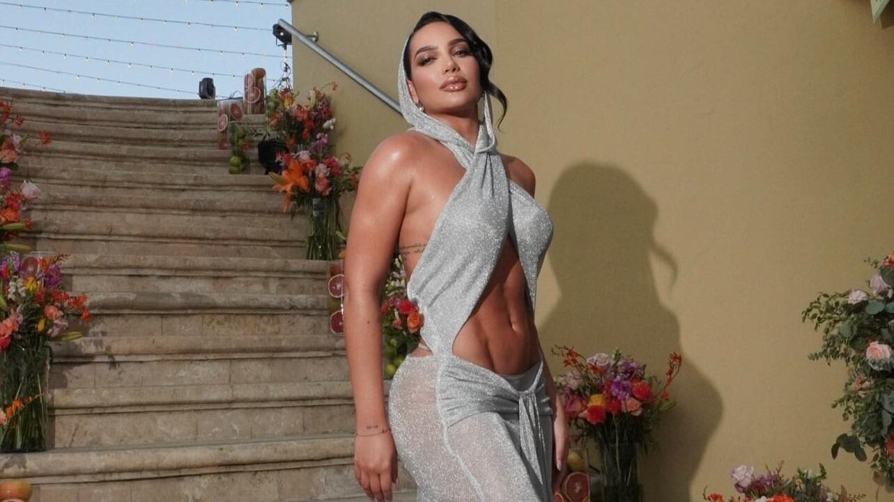 Andrea Valdiri apareció en unas polémicas fotos que desataron los aplausos y las críticas de sus seguidores.