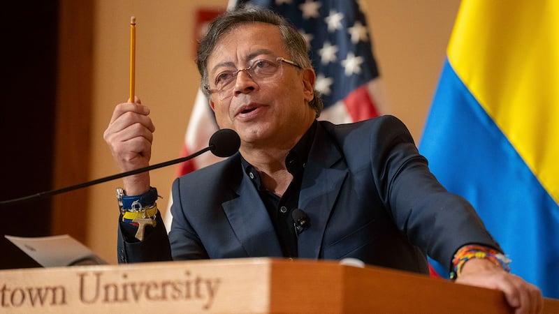 “Lo que se necesita es más libertad”: Petro intercede y pide a Estados Unidos levantar el bloqueo sobre Cuba