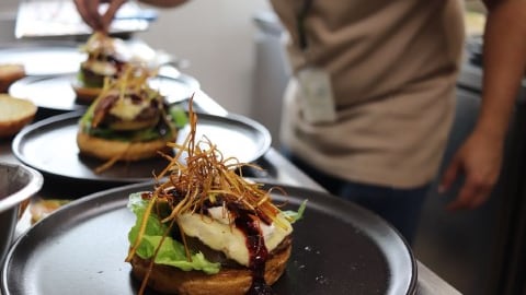 Foto Burgerville regresa a Medellín para conquistar a más de 25 mil fanáticos de la hamburguesa.