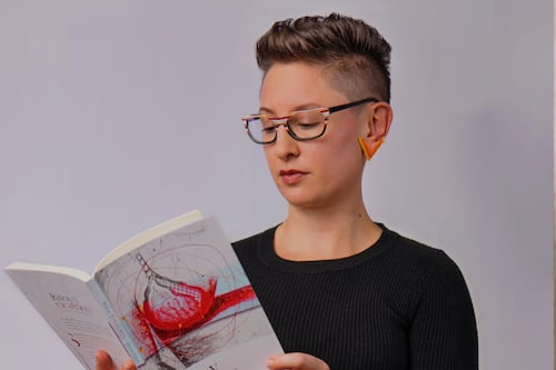 “El cáncer de mama es mostrado de una manera muy simplista”: Catalina Arango presenta libro sobre su propia experiencia