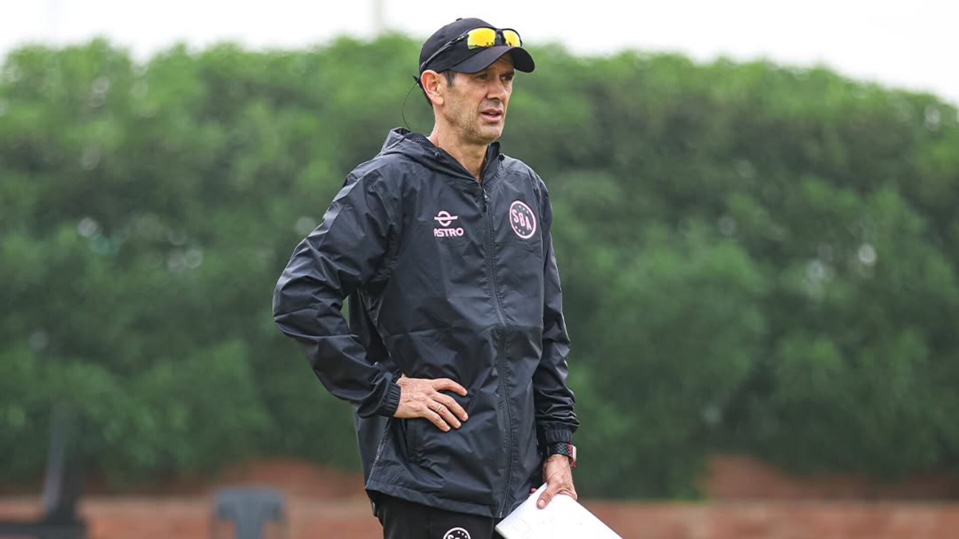 Arturo Reyes fue despedido de Sport Boys, equipo que tuvo que calentar en un bus por culpa del tráfico