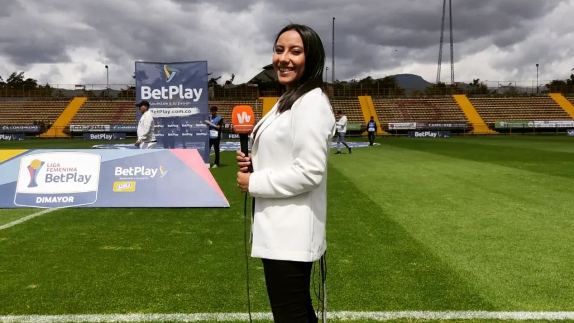 Carolina Rubio, narradora de Win Sports, dejó sin palabras a un crítico ante acusación