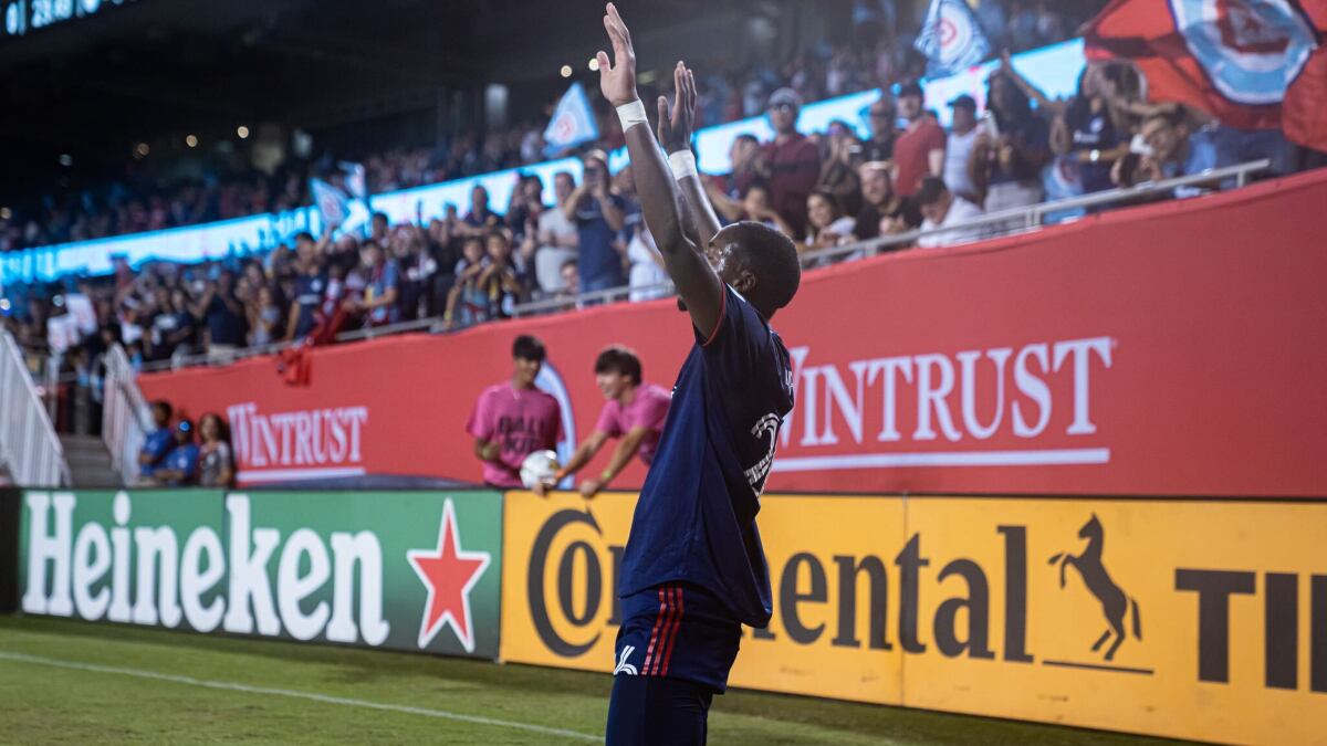 Vuelta entera, zapatazo y golazo de Jhon Jáder Durán que responde a su llamado