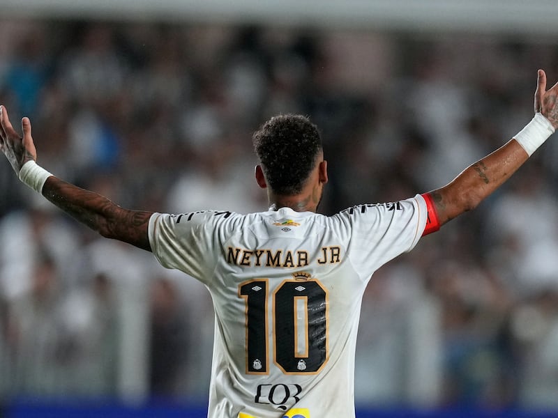 Neymar volvió a lesionarse y encendió las alarmas en Brasil después de su convocatoria al Mundial