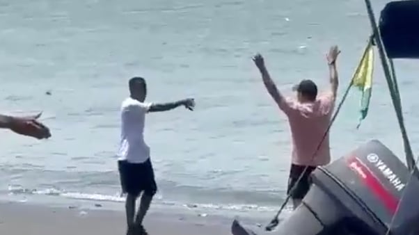 Video del secuestro de padre e hijo en Buenaventura conmociona a Colombia.