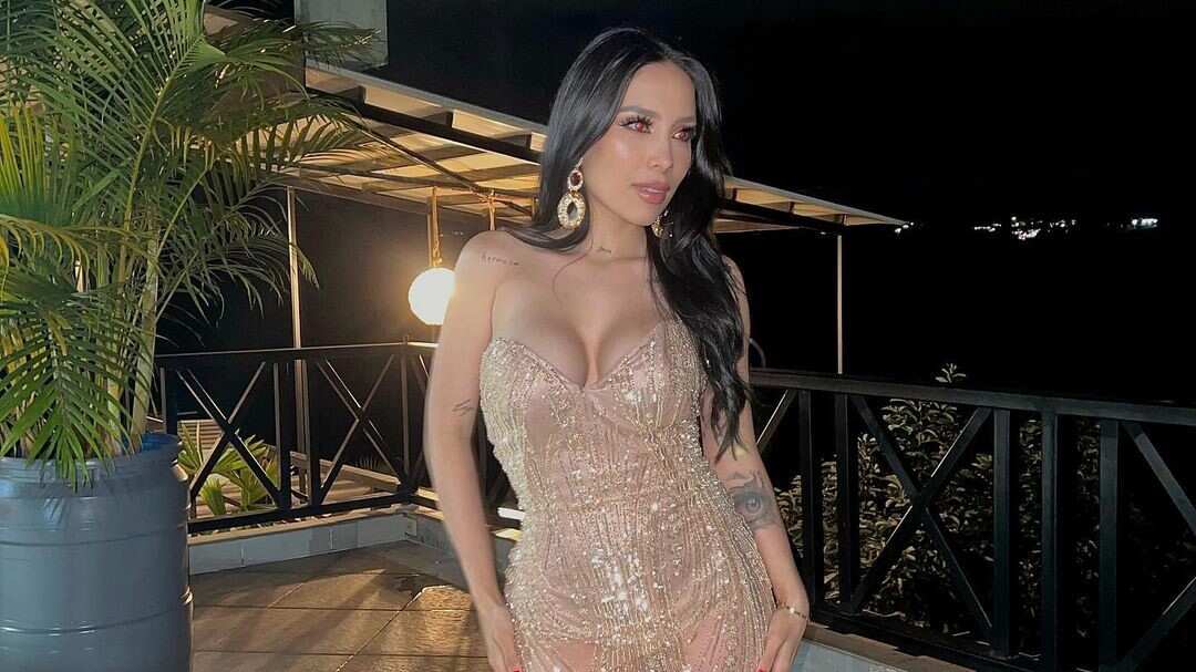 A Luisa Fernanda W le comentaron que fue una exageración la cantidad de los implantes en sus senos.